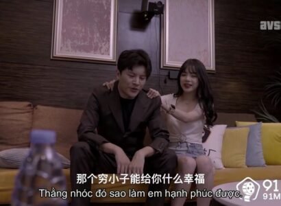 Bị anh trai phát hiện chụp ảnh 