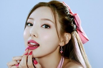 Nayeon TWICE bị quay lén khi tự sướng